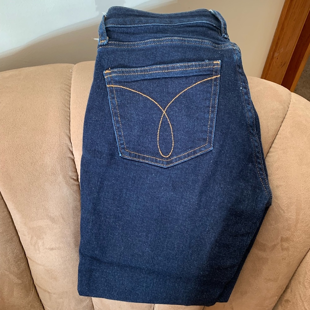 Calvin Klein Capris Size 4 skinny fit